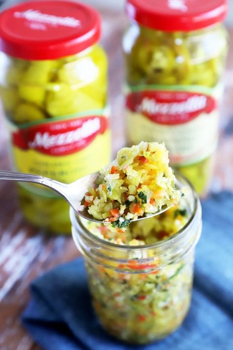 Pepperoncini Relish, Relish Recipe, Relish Recipes, Recipe Cake, Pickled Veggies, Everyday Dishes, Pickled Vegetables, Food Style, The Jar