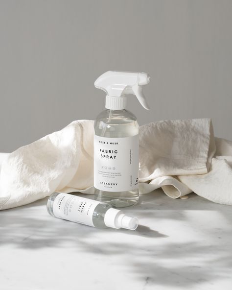 Want to freshen up your clothes in the quickest possible way? The Fabric Spray gives your textiles a gentle and lasting scent of fresh rose and musk. Contents 500ml Amity Home, Musk Scent, Wrinkled Clothes, Handheld Steamer, Fabric Spray, Beauty Products Photography, Minimalist Room, Mist Spray, Room Spray