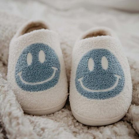 Blue and Cream Fuzzy Happy Face Slippers from Katydid Smiley Face Slippers, Preppy Accessories, Happy Smiley Face, Preppy Shoes, Cute Slippers, Fuzzy Slippers, Cute Preppy Outfits, Shoe Inspo, Preppy Aesthetic