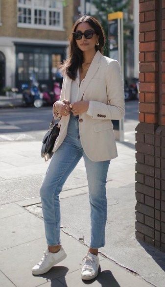 White Blazer Outfit Winter, White Blazer Outfits For Women, Ivory Blazer Outfit, White Blazer Outfit Work, Work Travel Outfit, White Blazer Outfit, Office Outfit Inspiration, White Blazer Outfits, Outfits Blazer