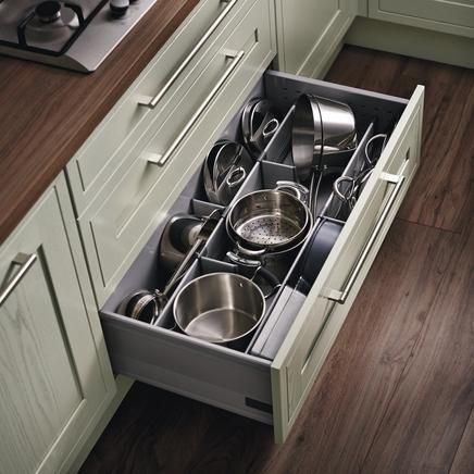 Under the hob pan drawer. Ikea Kitchen Drawer Organization, Kitchen Drawers Diy, Ikea Kitchen Drawers, Pan Drawer, Kitchen Divider, Howdens Kitchen, Kitchen Drawer Dividers, Kitchen Drawer Organizer, Howdens Kitchens