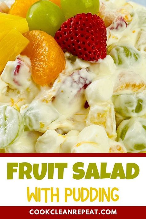 Fruit salad with pudding is the best and freshest addition to your table. Looking for a sweet that is healthy and light? Delight your guests with a delicious fruit salad with pudding! This easy-to-make dish is perfect for potlucks, backyard barbecues, or simply an after-dinner treat. Canned Fruit Recipes, Strawberry Jello Salad, Sweet Salads, Making Salad, Fruit Salad With Pudding, Easy Fruit Salad Recipes, Fruit Pudding, Apple Dishes, Fruit Sauce