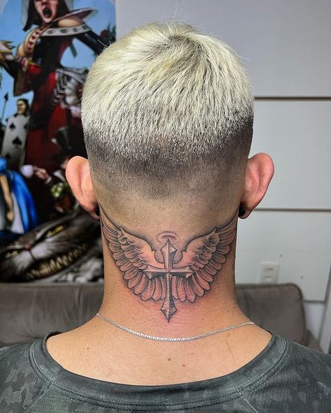 Kneck Tattoos, Back Of Neck Tattoo Men, Wing Neck Tattoo, Cross Tattoo Neck, Small Tattoos Minimalist, Tattoos Owl, Sacred Geometry Tattoos, Tattoos Feather, Tattoos Lion