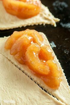 Apple And Orange Recipes, Crescent Dough Recipes Desserts, Apple Pie Filling And Crescent Rolls, Apple Turnovers With Crescent Rolls, Crescent Roll Apple Turnovers, Easy Apple Turnovers, Crescent Roll Recipes Dessert, Crescent Roll Recipes Dinner, Apple Turnover Recipe