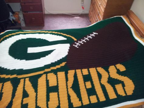 Kendra's Crocheted Creations: Green bay packers afghan pattern free Green Bay Packers Crochet, Green Bay Packers Blanket, Green Bay Packers Colors, Crochet Football, Green Bay Packers Hat, Crochet Afghan Patterns Free, All Free Crochet, Crochet Patterns Free Blanket, Afghan Patterns