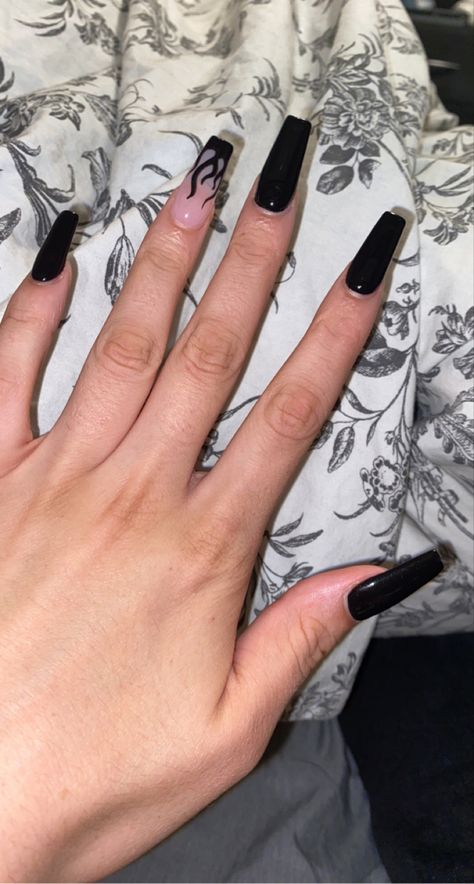 Coffin Gothic Nails, Black Flame Nails Coffin, Black And White Flame Nails, Black Coffin Nails Design, Halloween Long Nails, Black Coffin Nail Designs, Black Acrylic Nail Designs, Cowboy Nails, Euphoria Nails