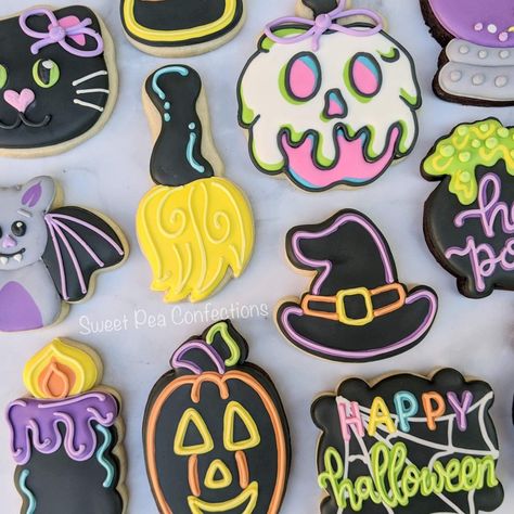 Decorated Halloween Cookies, Halloween Cookie Designs, Halloween Sugar Cookies Decorated, Halloween Cookies Decorated, Royal Iced Cookies, Halloween Sugar Cookies, Cookie Business, Halloween Baking, Sugar Cookie Designs