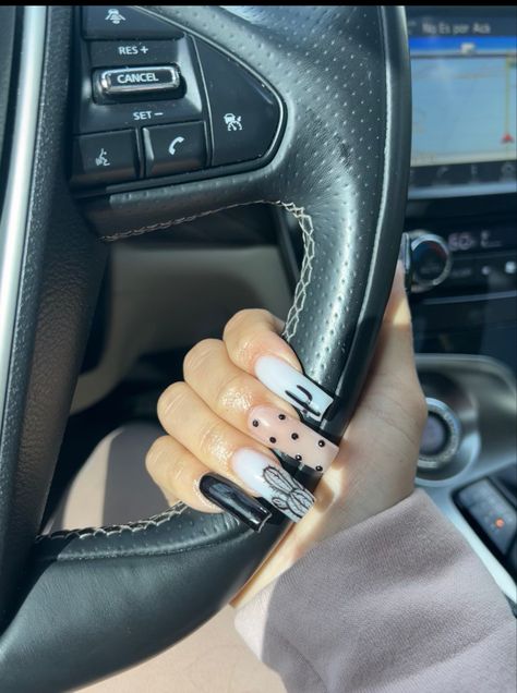 Western Concert Nails, Western Nails Coffin, Acrylic Western Nails, Black Western Nails, Long Coffin Nail Ideas, Punchy Western Nails, Western Nail Designs, Punchy Nails, Country Nail Designs