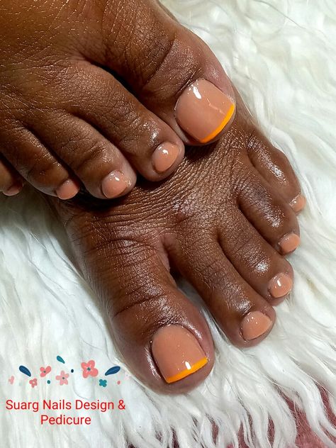 Brown Skin Pedicure, Orange Toe Nails Ideas, Fall Gel Pedicure, Pedicure Fall Colors, Summer French Pedicure, Fall Toes Toenails, Orange French Tip Toes, Gold French Tip Toes, Toe Nail Colors For Dark Skin