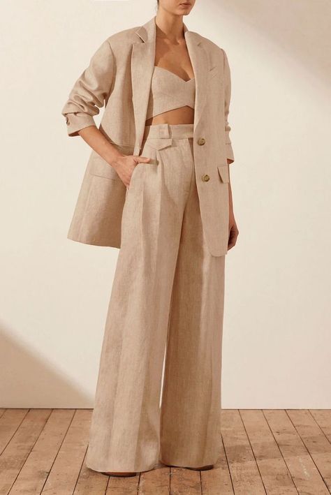 Hanoi Outfit, Kiton Women, Linen Suits Women, Ladies Trouser Suits, Woman In Suit, Pant Suits For Women, Mode Kimono, Fashion Layout, Linen Fashion