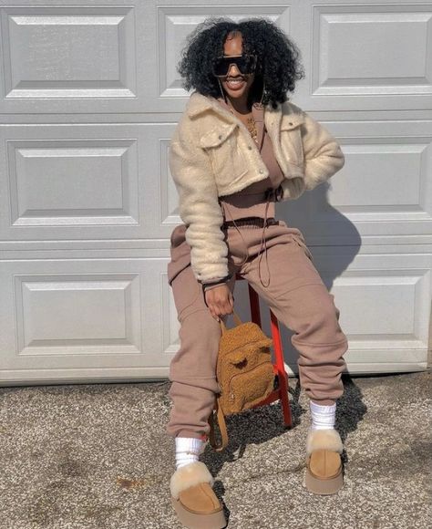 Brown Outfits For Black Women, Joggers Outfit Fall, Fall Fashion Inspiration, Street Style Outfits Casual, Cold Fashion, Brown Outfit, Cold Weather Outfits, Streetwear Fashion Women, Cute Swag Outfits