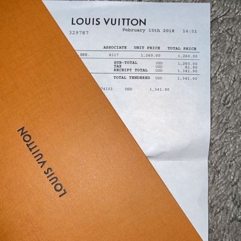 Louis Vuitton bag Used Louis Vuitton, Fancy Bags, Vuitton Bag, Luxury Brands, Open Box, Aesthetically Pleasing, Luxury Branding, Louis Vuitton Bag, Flamingo