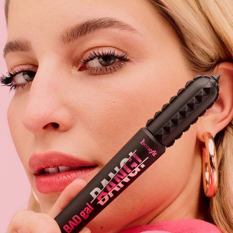 Shop Benefit Cosmetics' Wild Caught Lashes Mascara Set at Sephora. This duo includes full-size volumizing and fanning mascaras. Benefit Products, Lifted Lashes, Bang Mascara, Benefit Mascara, Beauty Bible, Space Technology, Mascara Set, Best Mascara, Pitch Black