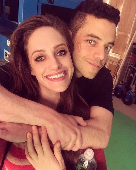 Today @ramimalek and I shot our last real scene together and.... I literally just don’t have words. Can’t wait for you guys to see this new… Rami Malek Mr Robot, Mr Robot Cast, Robot Doctor, Carly Chaikin, Rami Said Malek, Average Face, Nice Photos, Mr Robot, Rami Malek