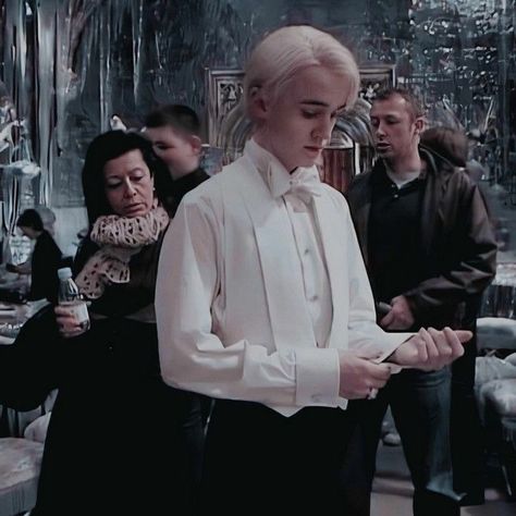 Draco Malfoy Behind The Scenes, Slytherin Guys, I Can Change Him, Draco Malfoy Icon, Blonde Baby Boy, Drako Malfoy, Draco Malfoy Hot, Draco Malfoy Imagines, Harry X Draco