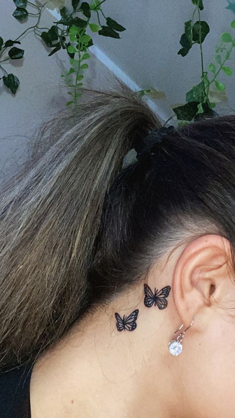 Star Tattoos Behind Ear, Butterfly Tattoo Behind Ear, Tattoo Papillon, Butterfly Neck Tattoo, Butterfly Name Tattoo, Butterfly Tattoo Stencil, Behind Ear Tattoos, Unique Butterfly Tattoos, Tattoo Behind Ear