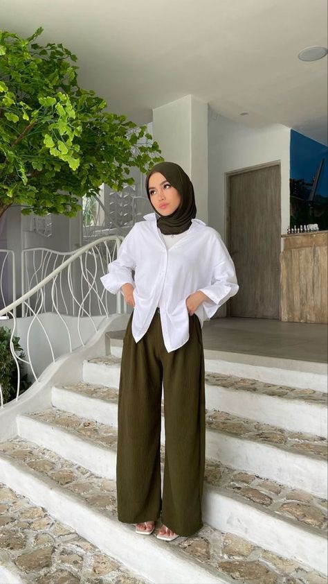 Casual Outfits Hijabis, Hijab Modest Outfits Summer, Hijab Styles Summer, Hijab Outfit Inspo Casual, Holiday Outfits Summer Hijab, Modest Outfit Ideas For Summer, Holiday Modest Outfits, Holiday Modest Outfits Summer, Casual Modest Outfits Hijab