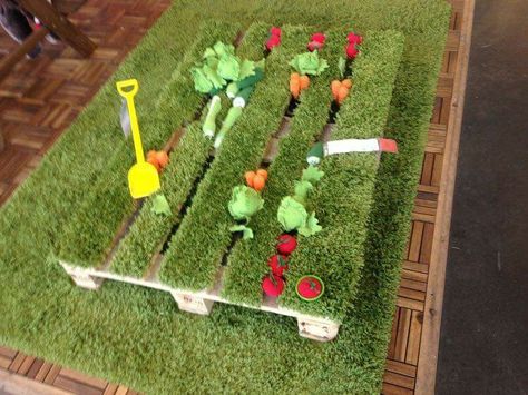 I played with something like this when I was a kid. I remember loving it, so I would love to have something like this in my classroom Taschen Books, Ikea Rug, Farm Preschool, Dramatic Play Preschool, Dramatic Play Area, Deco Champetre, Dramatic Play Centers, Fake Grass, Home Daycare