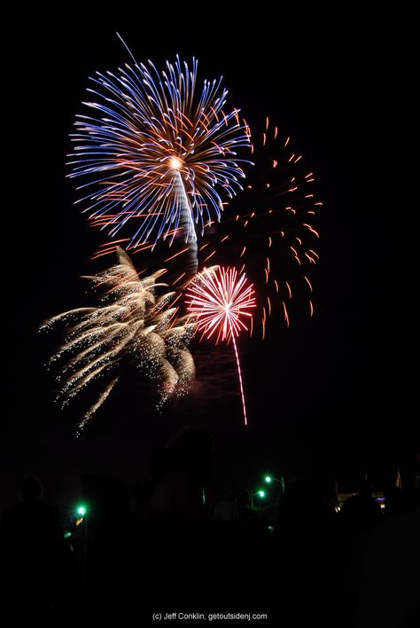 Looking for a 4th of July Celebration? This list may help! You can find events starting this weekend throughout NJ!  #4thofjuly  #independenceday #america #fourthofjuly #usa #fireworks #july4th #summer #patriotic #freedom #happy4th #holiday #independence #festivals #parades 4th Of July Nyc, Garden State Plaza, Standard Fireworks, 15 August Independence Day 2022, Independence Day Fireworks, 75 Th Independence Day India, Hudson County, Fireworks Festival, Stone Harbor