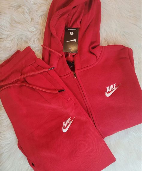 Ugg Tasman Clog, Shein Cart, Nike Sets, Sweat Suits Outfits, Nike Sweatsuit, Nike Trainer, Airpods 2nd Generation, Hype Clothing, Cute Nike Outfits