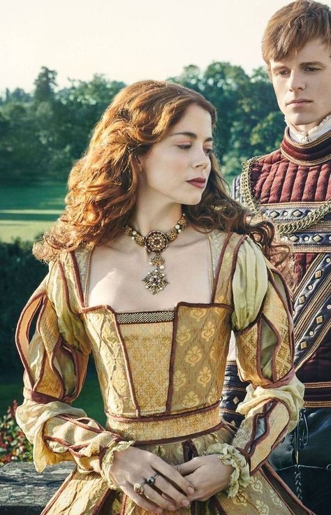 Ancient French Clothing, Elizabethan Inspired Fashion, 1500 Fashion Women, The Spanish Princess Aesthetic, French Royalty Fashion, The Spanish Princess Dresses, 16 Century Dress, Medieval Clothing Aesthetic, Reinassance Outfits