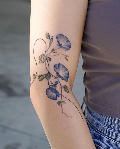 Blue Wrist Tattoo, Korean Heritage Tattoo, Hanging Flower Tattoo, Climbing Rose Tattoo, Trailing Flower Tattoo, Blue Flower Tattoos For Women, Tatoos Color, Color Flower Tattoos For Women, Korean Flower Tattoo