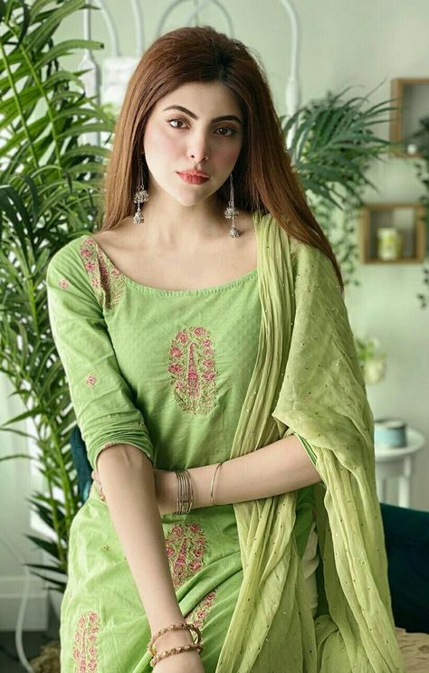 Trendy Shirt Designs, Mahira Khan, Girls Casual Dresses, Kurti Designs Party Wear, Pakistani Dress, 7 Hours, Fashionista Clothes, Indian Designer Outfits, Stylish Dress Designs