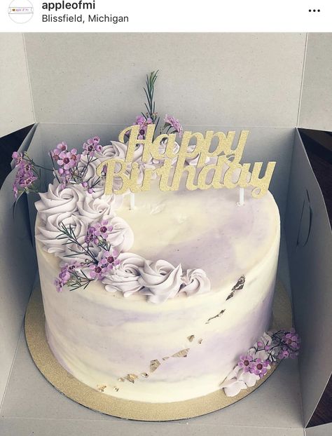 Elegant Cake Ideas For Women, Lilac Birthday Cake Simple, Simple Cake Designs For Grandma, 50th Birthday Cake For Women Purple, 46th Birthday Ideas For Women Decoration, Women Bday Cake, Birthday Cakes For 60 Year Old Woman, Birthday Cakes For Women Purple, Cakes For Older Women Birthday