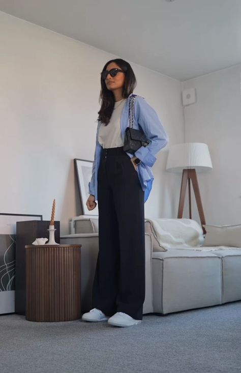 Black Wide Pants Outfit Classy, Wide Leg Trousers Outfit Work, College Clothes, Light Blue Shirt, Modest Summer Outfits, Casual College Outfits, Casual Outfit Inspiration, Casual Day Outfits, Stylish Work Outfits