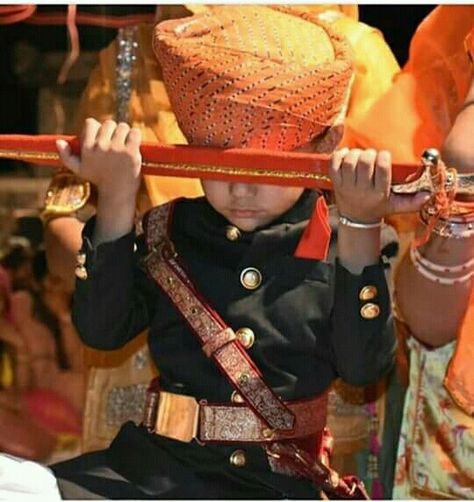 Kunwar Saa #hukam... #Royal #Rajputana #Proud #kid #traditional #attire #culture #heritage .. Pinterest :- aditiaadi912 Hindu Kings, Rajput Culture, Rajputana Jewellery, Bike Night Ride Snapchat, Traditional Pics, Rajputana Culture, Hinduism Quotes, Rajput Quotes, Beard Quotes