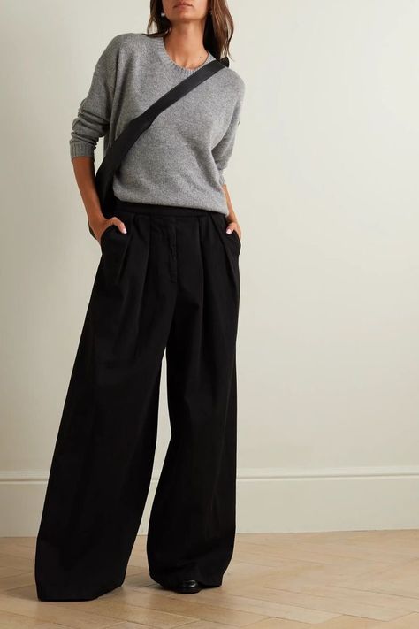 No Sleeves Sweater Outfit, Wide Leg Pants And Shirt Outfit, Mid Size Work Outfits Professional, Pantalone Grigio Outfit, Tomboy Femme Style Outfits Classy, Outfit For Medium Size Women, White Shirt And Black Pants Outfit, Wide Leg Black Pants Outfit Winter, Black Wide Leg Pants Outfit Winter