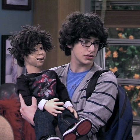 Robbie And Rex Victorious, Robbie Shapiro Victorious, Matt Bennett Victorious, Robbie Shapiro Aesthetic, Robbie Shapiro Icons, Rex Victorious, Victorious Characters, Matt Press, Robbie Victorious