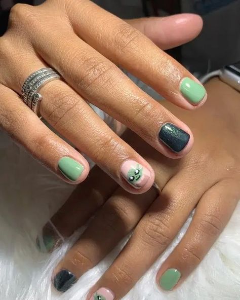 40+ Star Wars Nail Ideas That Are Out Of This World - Yoda Nails Star Wars, Easy Star Wars Nails, Grogu Nail Art, Simple Star Wars Nails, Yoda Nail Art, Star Wars Nails Simple, Grogu Nails, Mandalorian Nails, Baby Yoda Nails