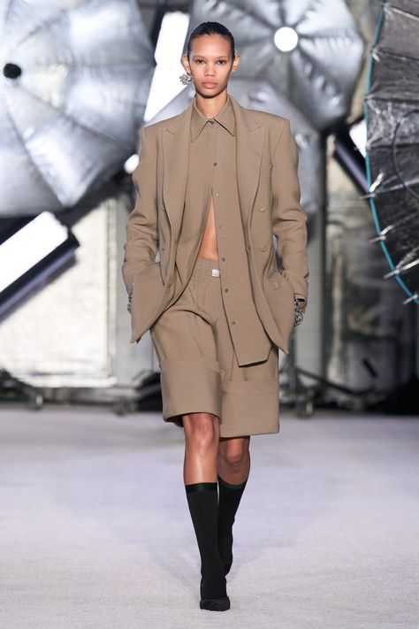 Fall 2023 Runway, Outfit Casual Chic, Luxury Outfit, Fall Winter 2023 2024, Fall 2023 Ready To Wear, Suit Shorts, 2023 Ready To Wear Collection, Fw 2024, Brandon Maxwell