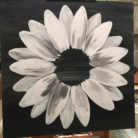 Flower Painting On Wood, Daisy Paintings, Basic Acrylic Painting, Painting Techniques For Beginners, Diy Sunflower, On Black Canvas, Art Shed, Black Canvas Art, Daisy Painting