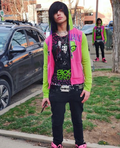 Scene Outfits Men, Scene Aesthetic Outfits Male, Scene Men, Scene Guy Outfits, Scene Kids 2000s, Scene Male Outfit, Masc Scene Outfits, Scenecore Outfits Male, Emo Boy Fashion