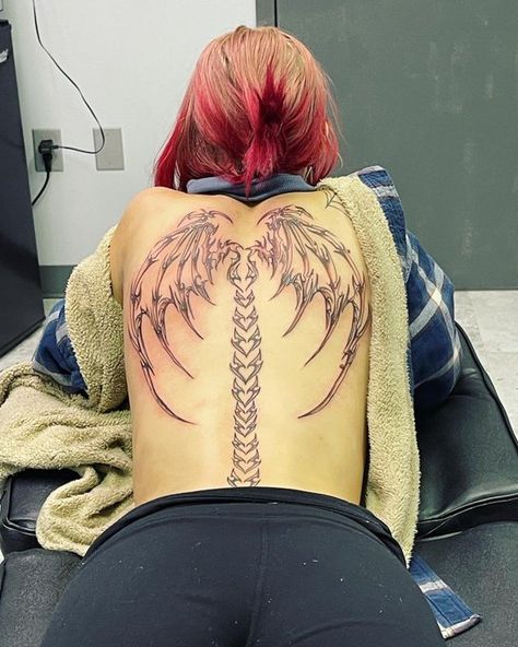 Aesthetic Tattoo Ideas, Wing Tattoos On Back, Emo Tattoos, Mommy Tattoos, Wicked Tattoos, Spine Tattoos For Women, Tattoos For Black Skin, Dope Tattoos For Women, Small Hand Tattoos