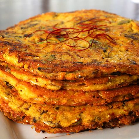 Mung Bean Pancakes (Bindaetteok) recipe - Maangchi.com Bindaetteok Recipe, Korean Sides, Bean Pancakes, Korean Banchan, Mung Bean Pancake, Maangchi Recipes, Recipes Korean, Korea Town, Indian Breads