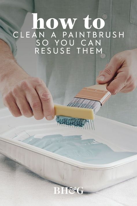 House Paint Design, Annie Sloan Furniture, Chalk Paint Furniture Diy, Cleaning Paint Brushes, How To Clean Makeup Brushes, Household Cleaning Tips, Diy Cleaners, Household Products, Free Brush