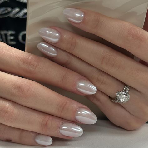 white pearl 🤍 #rgvnails Pearl Like Nails, Wedding Nails Pearls For Bride, Pearl White Gel Nails, Short Almond Pearl Nails, Short Pearly Nails, Pearly Nails White, Pearly White French Tip Nails, Nails White With Design, White Perle Nails