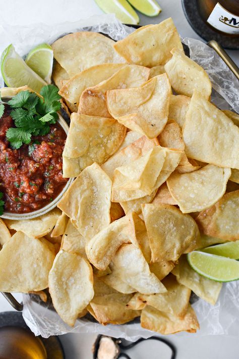 Chipotle Chips, Lime Tortilla Chips, Chip Seasoning, Fried Tortilla Chips, Tortilla Chip Recipe, Potato Chip Recipes, Baked Tortilla Chips, Homemade Tortilla Chips, Homemade Tortillas