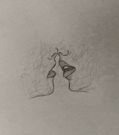 Kiss Aesthetic Soft, Asthetic Drawings Sketches Couple, Kissing Sketch Drawings, Lips Kissing Sketch, How To Draw Kissing Lips, Kiss Draw Simple, Two People Kissing Drawing, Sketch Love Couple, Couple Kissing Sketch