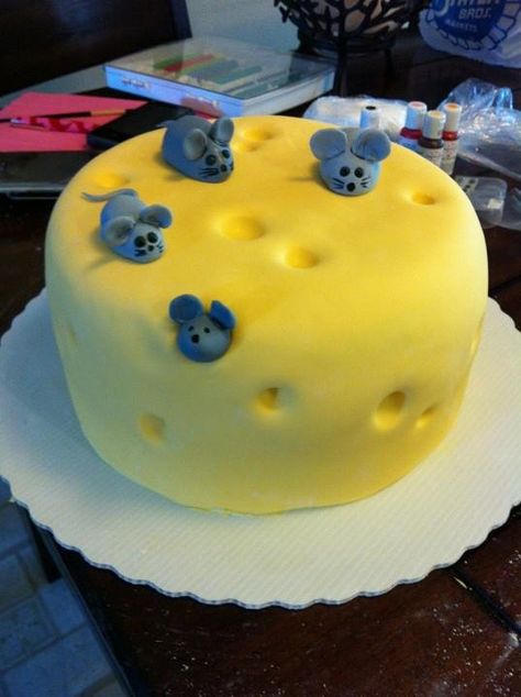 Mouse/Cheese cake Cake That Looks Like Cheese, Seventeen Cake, Silly Cakes, Yummy Cheesecake, Animal Cakes, Caking It Up, Novelty Cakes, 12th Birthday, Sweet Cakes