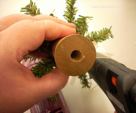 Mini Christmas Trees in a Wood Spool Craft Ideas Using Wooden Thread Spools, Ideas For Wooden Spools, Old Spools Repurposed, Quilted Christmas Trees, Wooden Spool Christmas Crafts, Spool Crafts Wooden, Wooden Thread Spools Crafts, Wood Thread Spool Ideas, Wood Spool Crafts