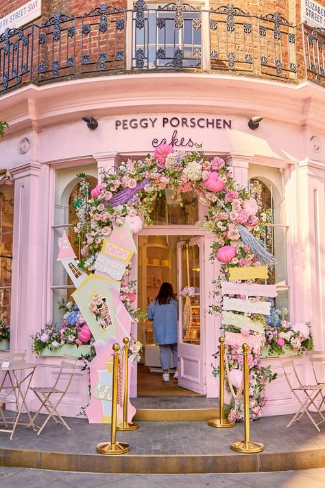 PEGGY PORSCHEN BELGRAVIA, London - Belgravia - Menu, Prices & Restaurant Reviews - Tripadvisor London Peggy Porschen, Peggy Porschen Shop London, London Belgravia, Pink Restaurant, Pink Bakery, London Photo Ideas, London Walking Tours, Belgravia London, Peggy Porschen