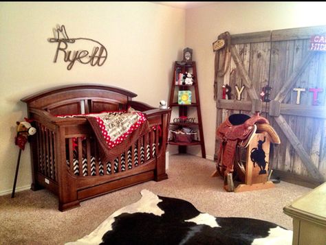 western nursery for baby boys | Decorative Bedroom Wild West Nursery, Cowboy Room, Cowboy Nursery, Western Nursery, Camo Baby, Baby Rooms, Themed Nursery, Baby Cowboy, Baby Time