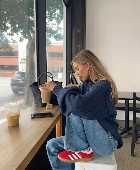 coffee shop dates ♥️ - BRIT HARVEY Home Pilates Studio, Coffee Shop Outfit, Brit Harvey, Coffee Date Outfit, Shop Outfits, Y2k Fall Outfits, Casual Chic Outfits, Y2k Fall, Dark Street