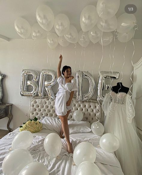 Brides Bedroom Decoration, Bride Balloons Above Bed, Wedding Day Home Decor The Bride, Morning Before Wedding, Bride’s Room Decoration, Room Bride Decor, Bride To Be Room Decoration, Bridal Suite Ideas Wedding Day Decor, Brides Room Decoration Ideas