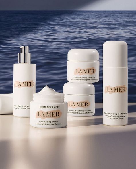 World of La Mer | Skincare & Makeup | La Mer Official Site Korean Eye Cream, Calendula Cream, Diy Eye Cream, Essential Oils For Face, Skincare Branding, Exfoliating Brush, Stretch Mark Cream, Eye Cream For Dark Circles, Good Skin Tips