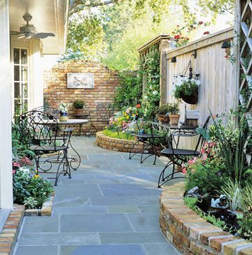 Patio Tour: Classic Courtyard with Pond and Fountain Small Outdoor Patios, Backyard Getaway, Raised Patio, Concrete Patios, Small Courtyard Gardens, Courtyard Gardens Design, Small Courtyards, Small Backyard Gardens, Winter Girl